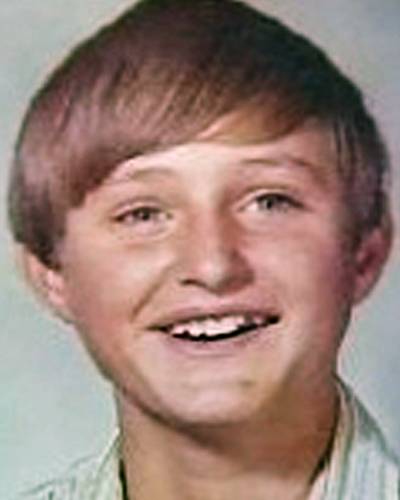 Robert Parks Desaparecido desde 11 de abril de 1974 en Mesa, AZ Robert Parks Desaparecido desde 11 de abril de 1974 en Mesa, AZ