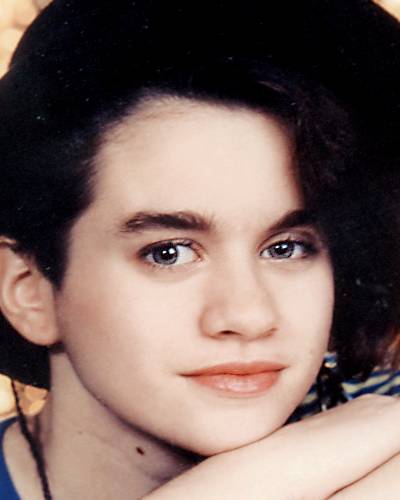 Robin Kerry Desaparecida desde 5 de abril de 1991 en Saint Louis, MO Robin Kerry Desaparecida desde 5 de abril de 1991 en Saint Louis, MO