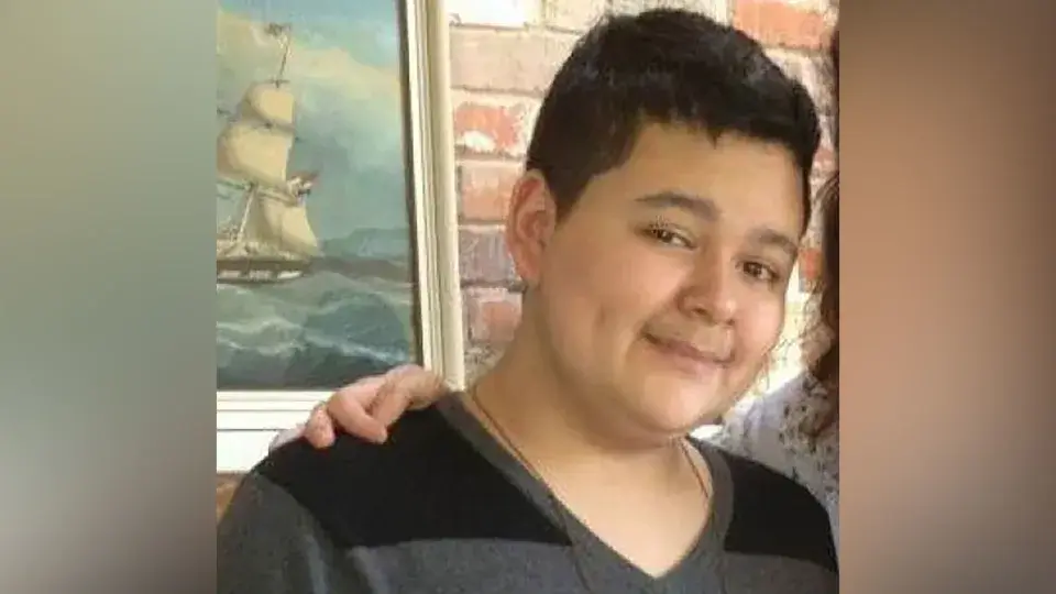 un hombre de texas que desaparecio cuando era adolescente hace 8 anos acaba de ser encontrado vivo durmiendo fuera de una iglesia