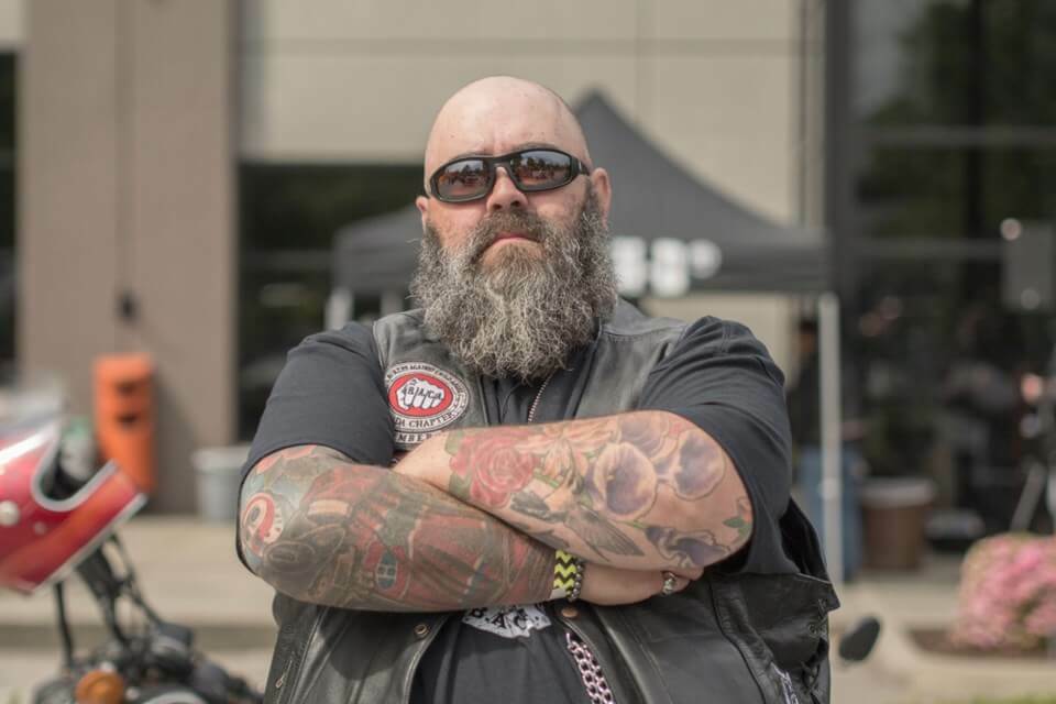 motociclistas listos para ayudar a los ninos squamish abusados a sentirse seguros