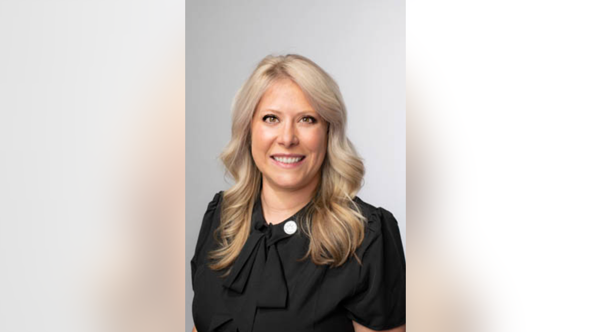 Foto de retrato del gobierno de Danielle Jurinsky