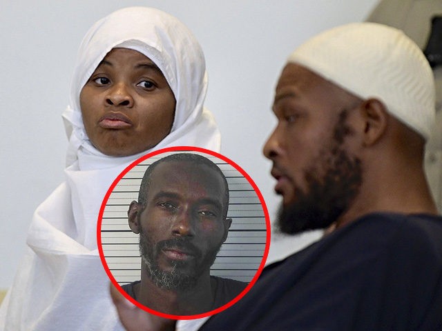 Hujrah Wahhaj,Siraj Wahhaj Los acusados Hujrah Wahhaj, izquierda, y Siraj Wahhaj conversan durante un receso en las audiencias del tribunal, Mo