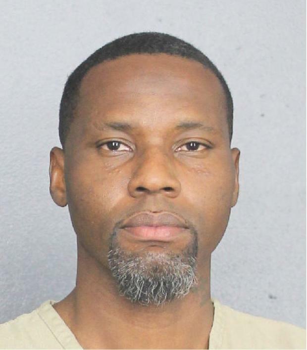 adjunto acusado de abuso infantil despedido de la oficina del alguacil