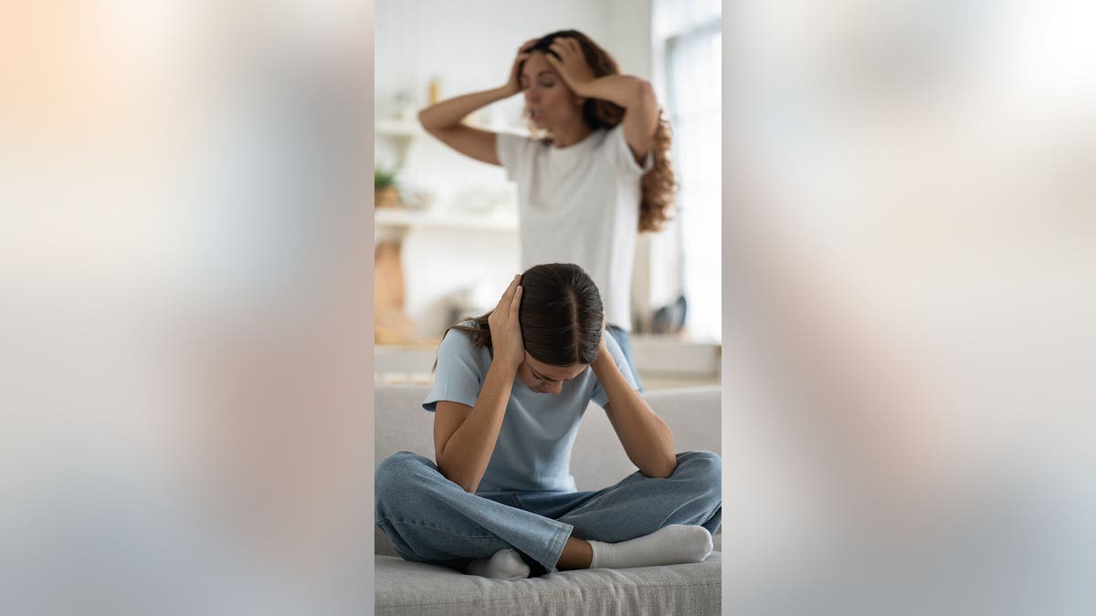Los médicos están pidiendo que el abuso verbal infantil sea reconocido como una forma de abuso emocional infantil.