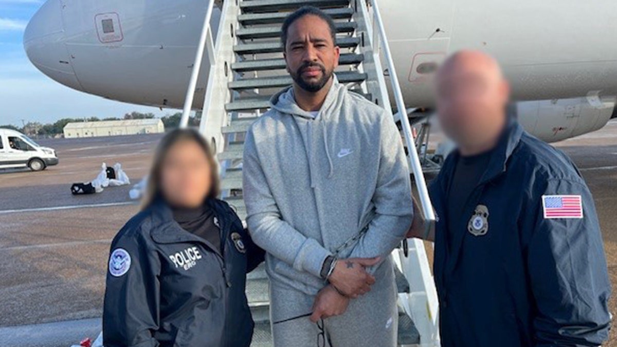 Deportación de Felipe Vázquez