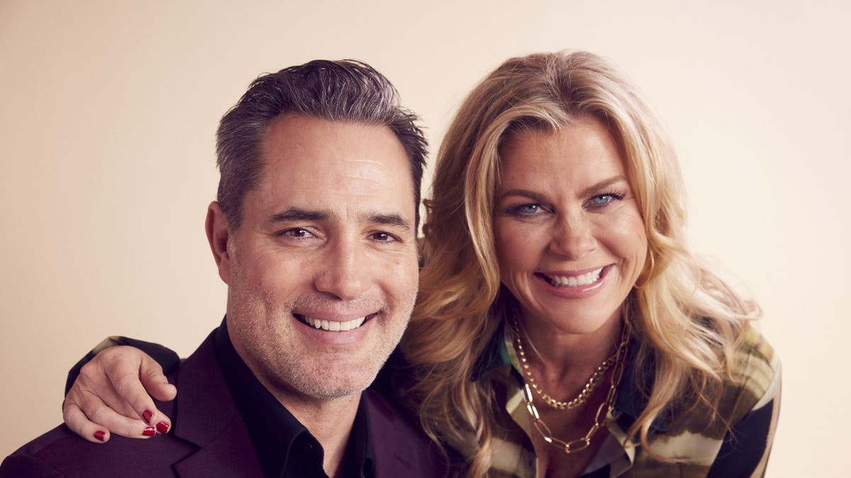 ALISON sweeney y victor webster