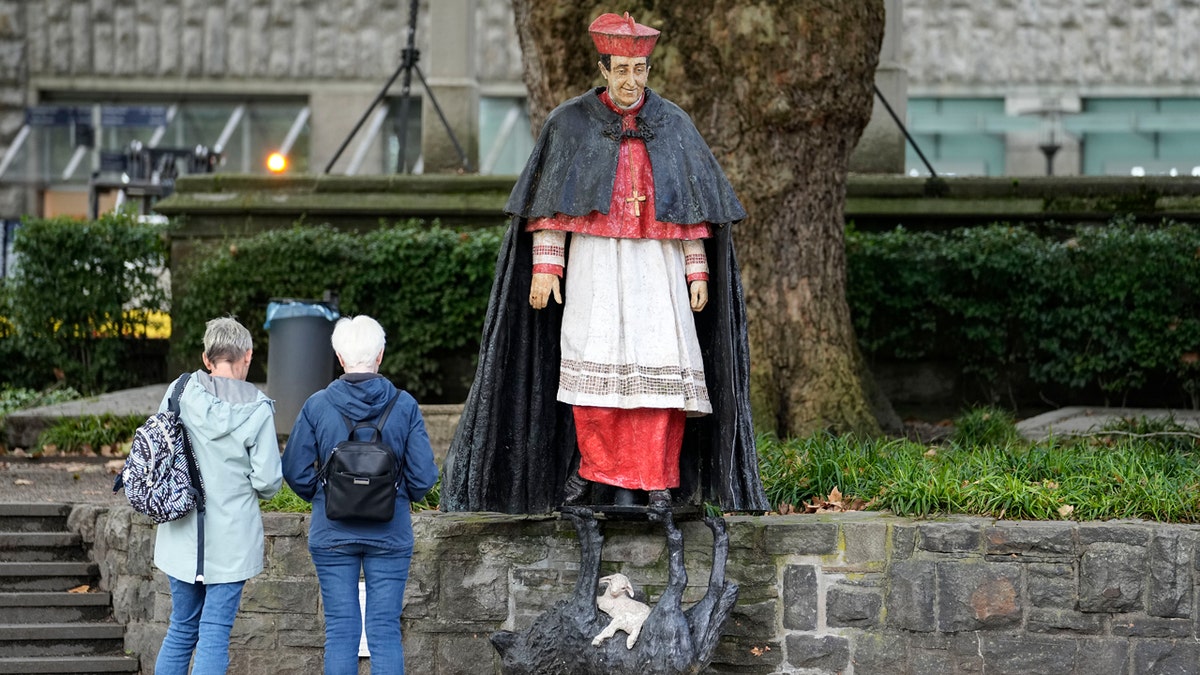 Estatua de Franz Hengsbach