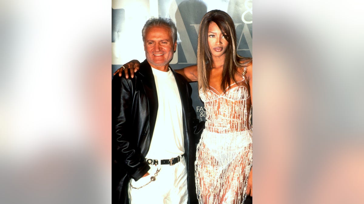 Gianni Versace y Naomi Campbell