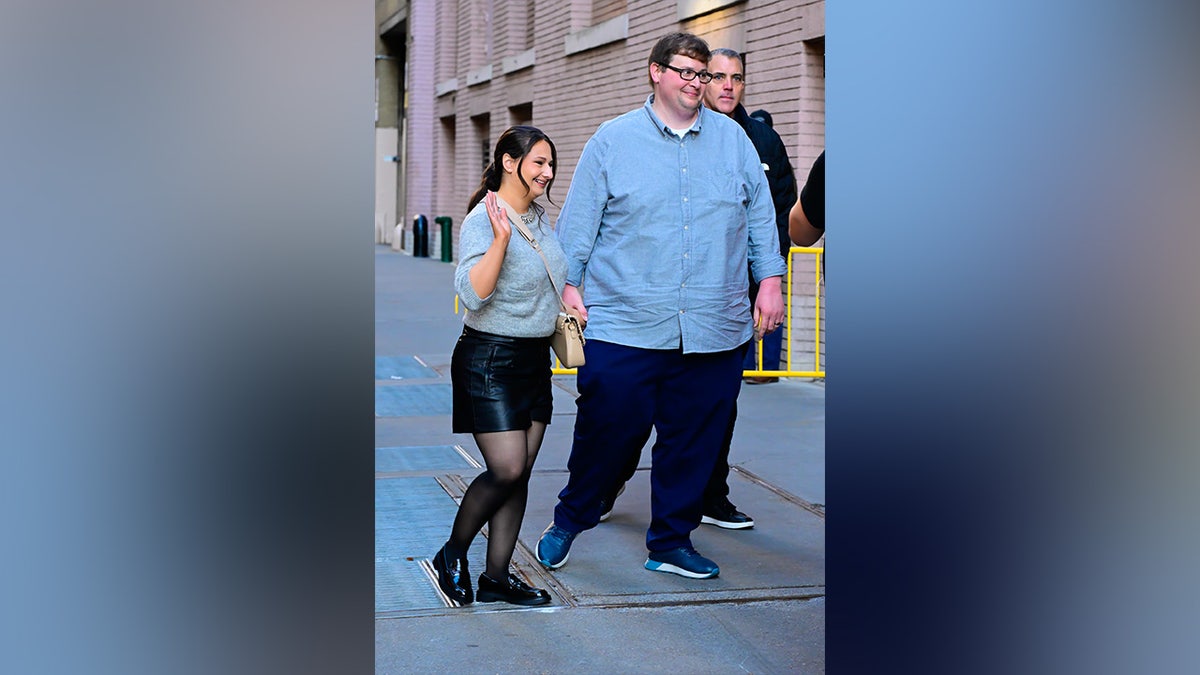 Gypsy Rose Blanchard y Ryan Scott Anderson son vistos en el centro de Manhattan