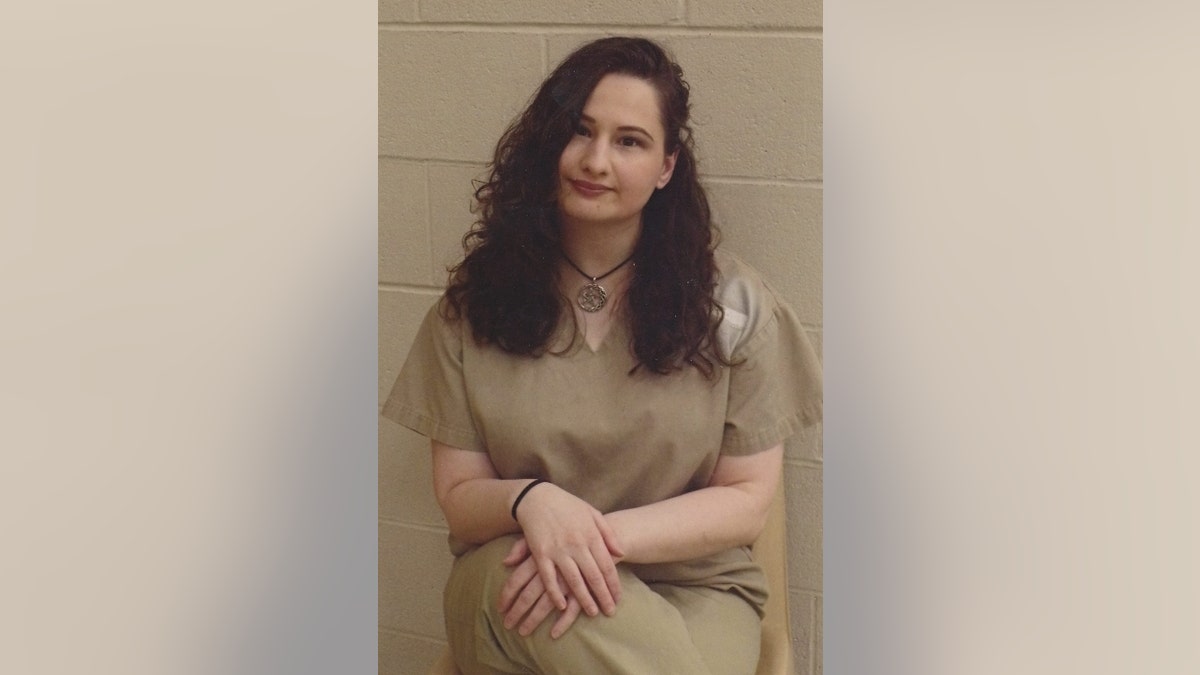 Gypsy Rose Blanchard posa con uniforme de prisión