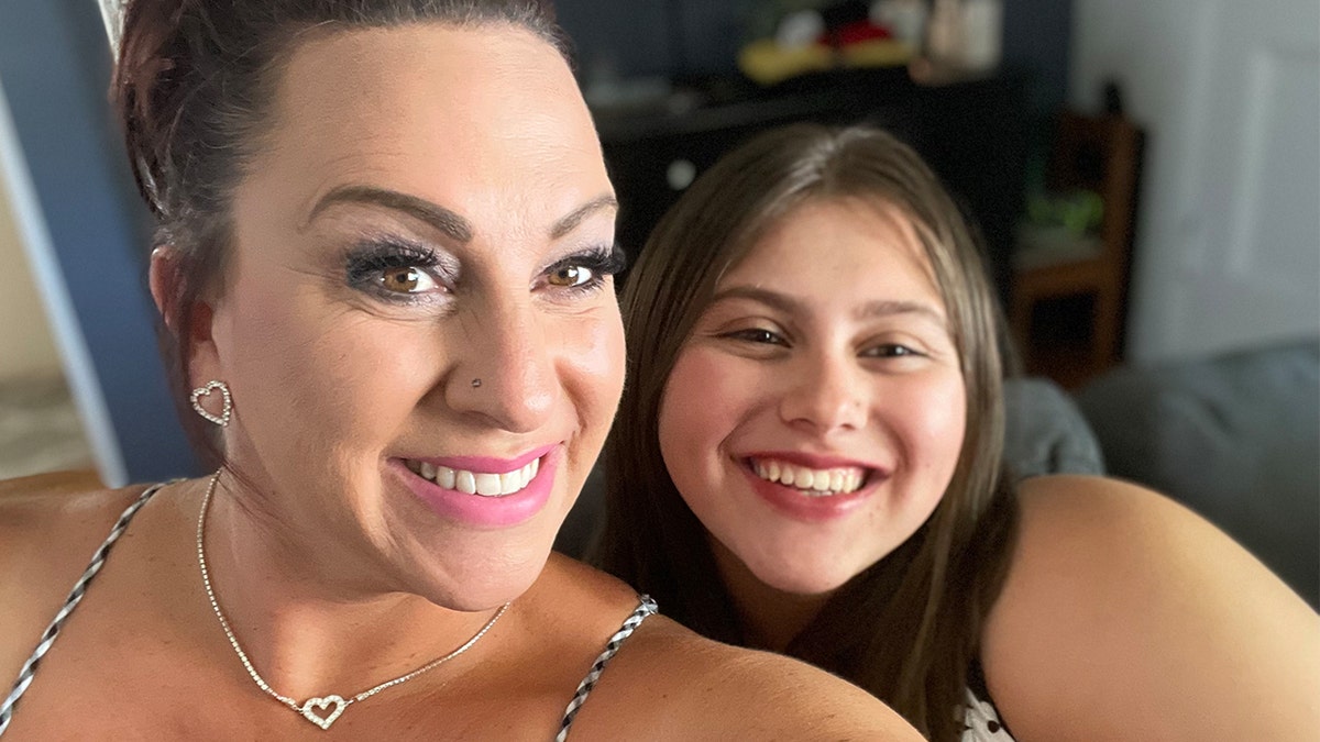 Jessica Konen y su hija Alicia.