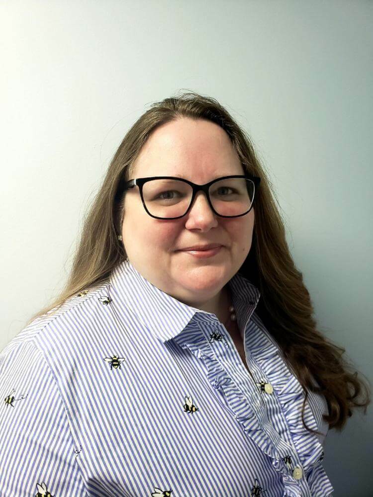 la directora del centro de defensa infantil del condado de coffee quiere que usted prevenga el abuso infantil