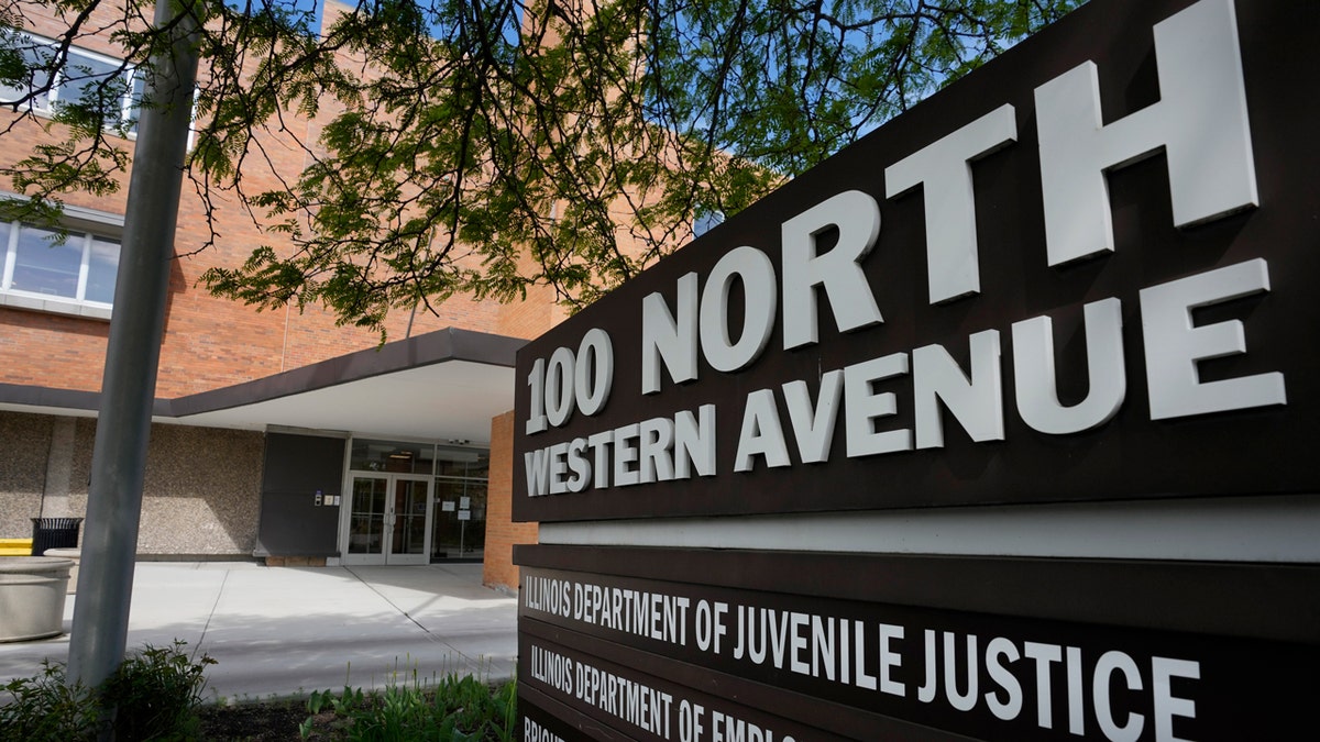 Abuso en el Centro Juvenil-Illinois