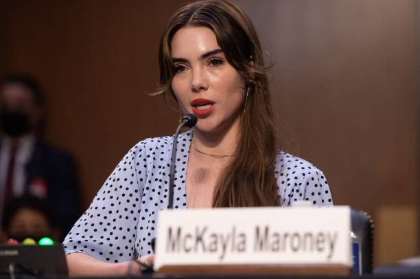 La gimnasta olímpica McKayla Maroney testifica durante una audiencia judicial del Senado sobre el informe del Inspector General sobre el manejo del Larry por parte del FBI...