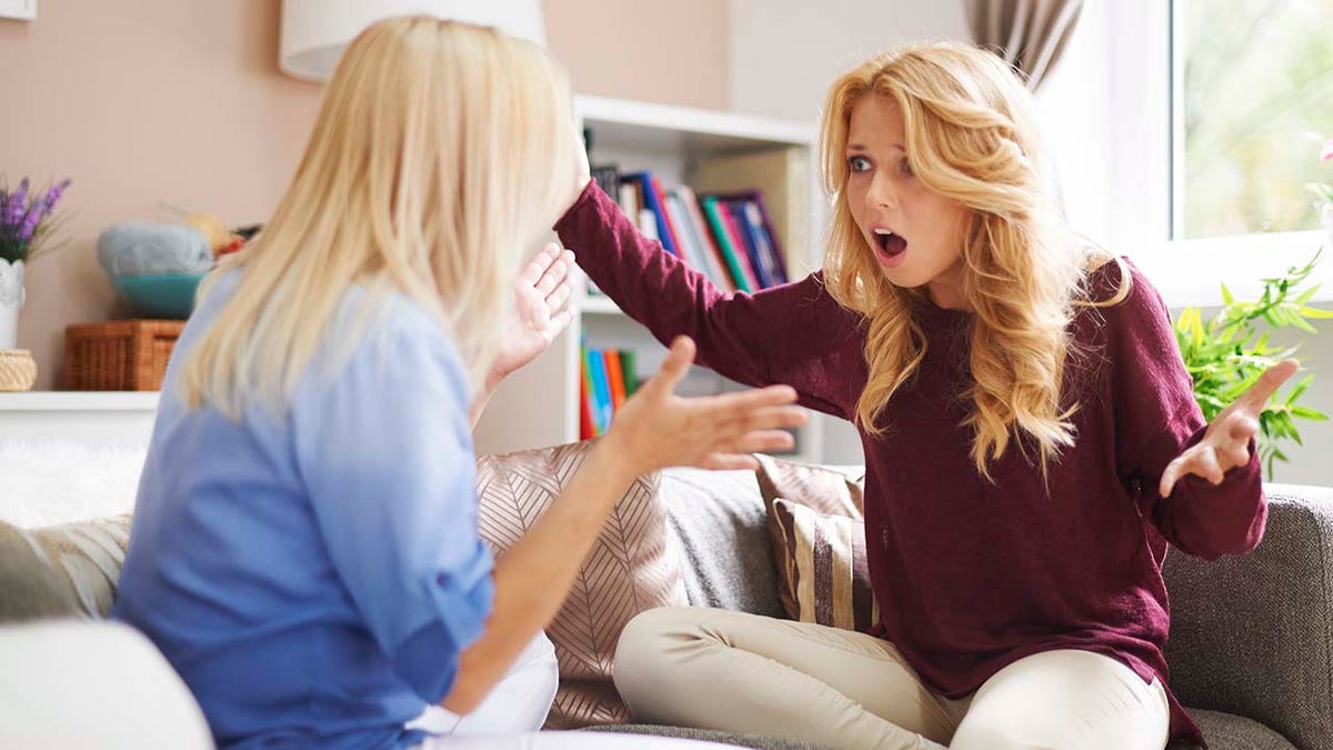 Padre pelea hija adolescente