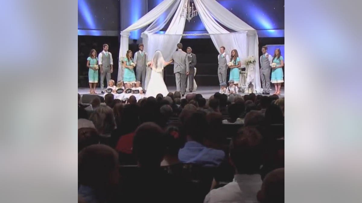 foto de la ceremonia de boda de jill duggar