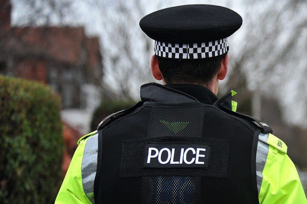 Arrestan a Presunta Pandilla de Abuso Infantil en Manchester