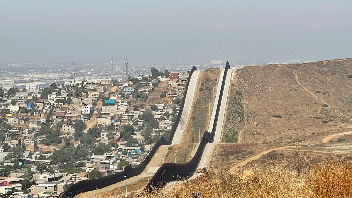 Muro fronterizo de San Diego