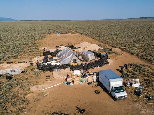 Mamdani posa con el imán vinculado al WTC cuyo hijo dirigía el complejo terrorista "Niño en descomposición Mamdani posa con el imán vinculado al WTC cuyo hijo dirigía el complejo terrorista